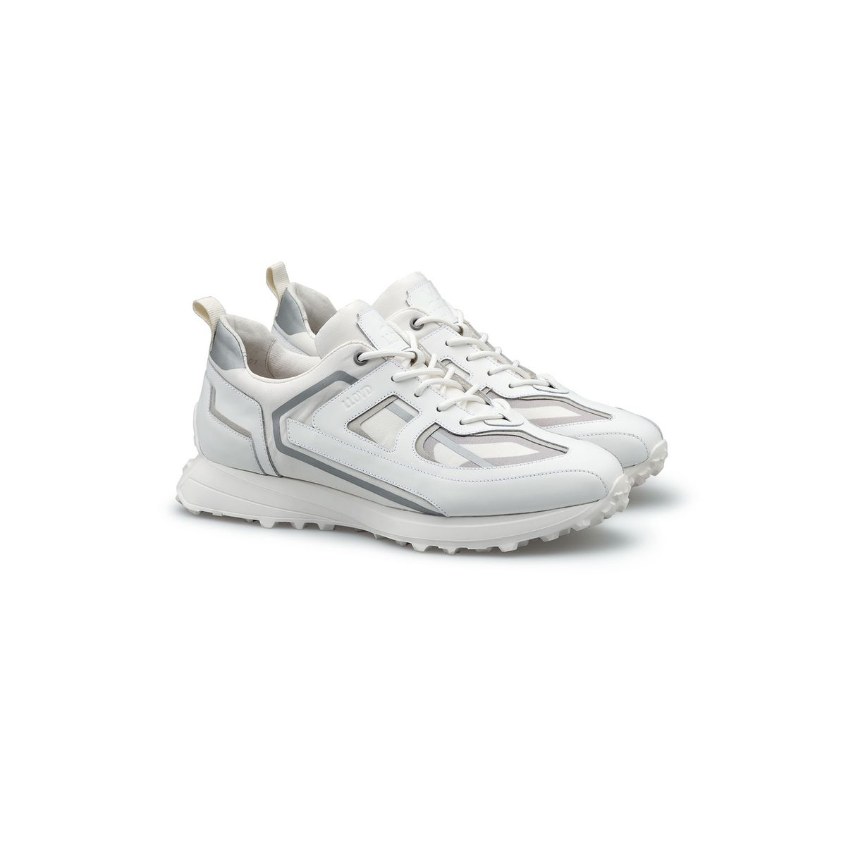 Moderne Low-Top-Sneaker aus Materialmix