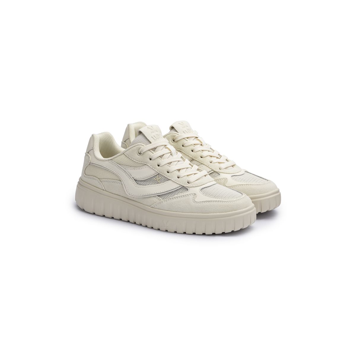 Chunky-Sneaker aus Materialmix
