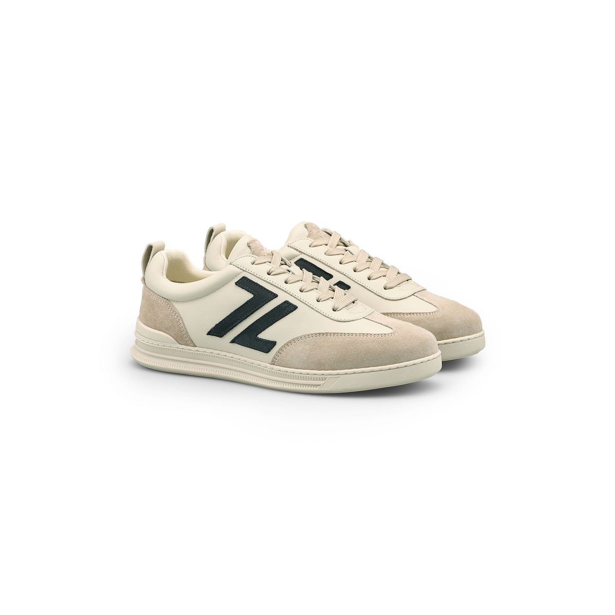Sneaker aus Leder-Materialmix