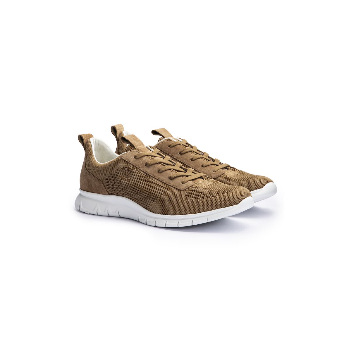 Urbane Strick- und Wildledersneaker