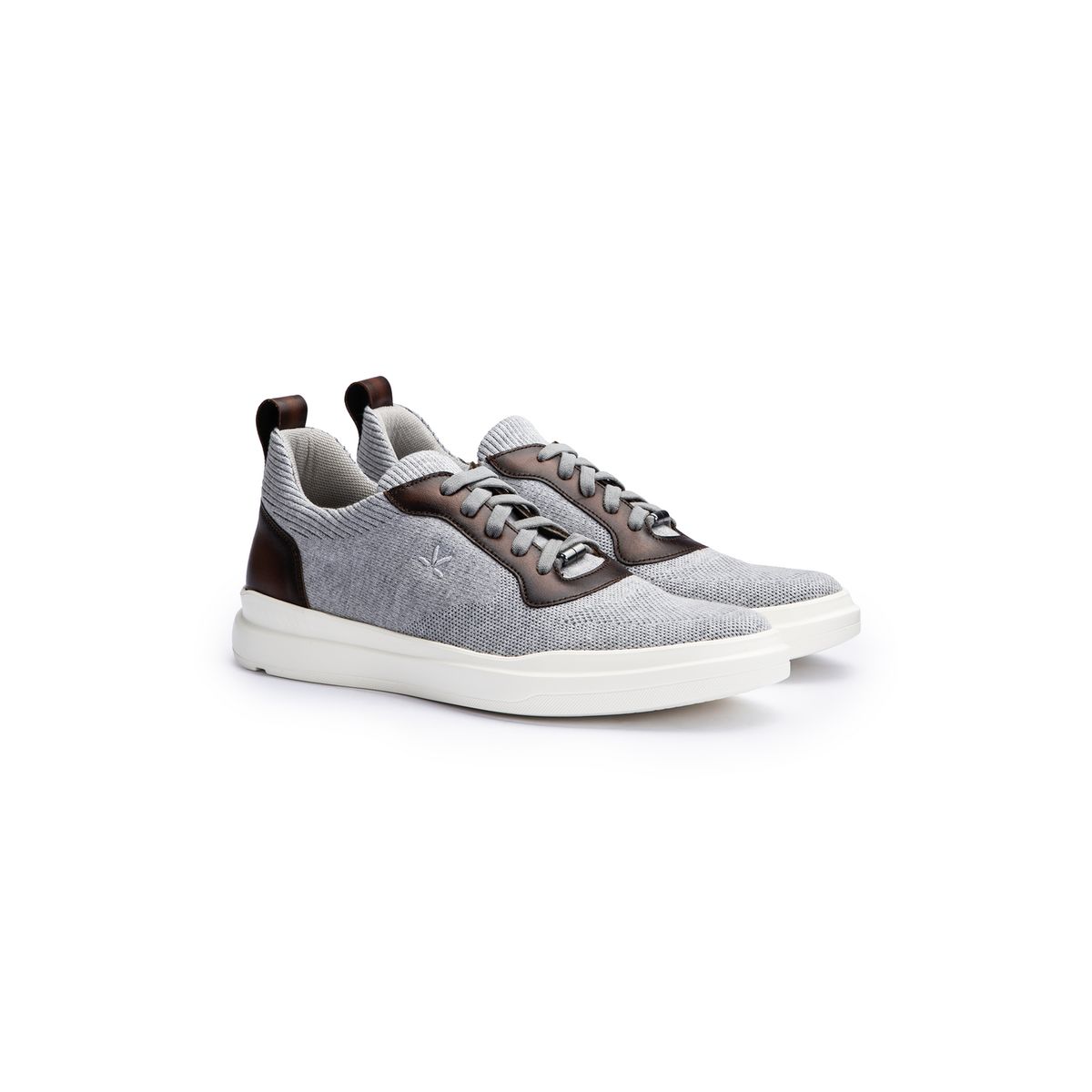 Moderner Hybrid-Strick-Sneaker