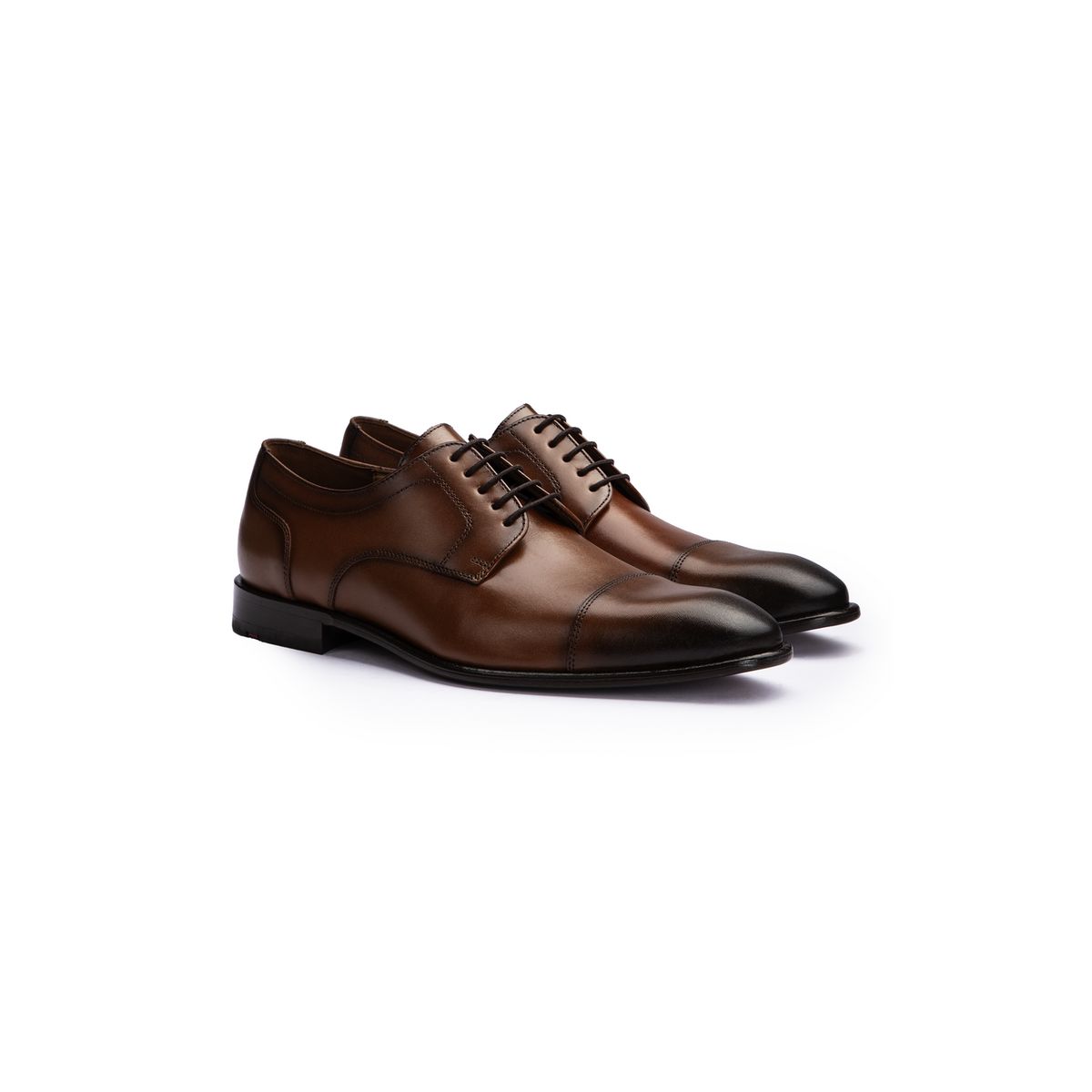 Polierte Derby-Schuhe mit Karree-Spitze