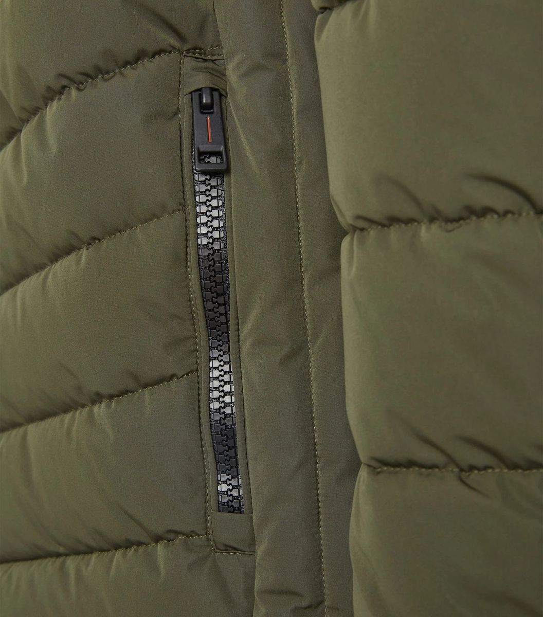 Wasserabweisende Steppjacke mit Kapuze
