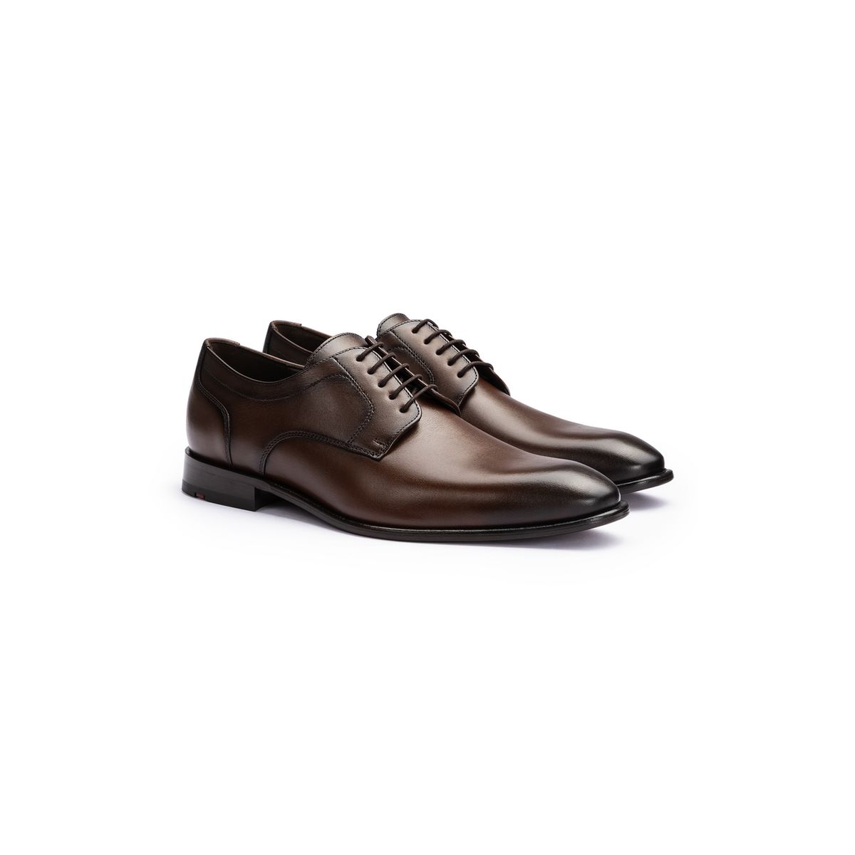 Eleganter Derby mit Karree-Spitze