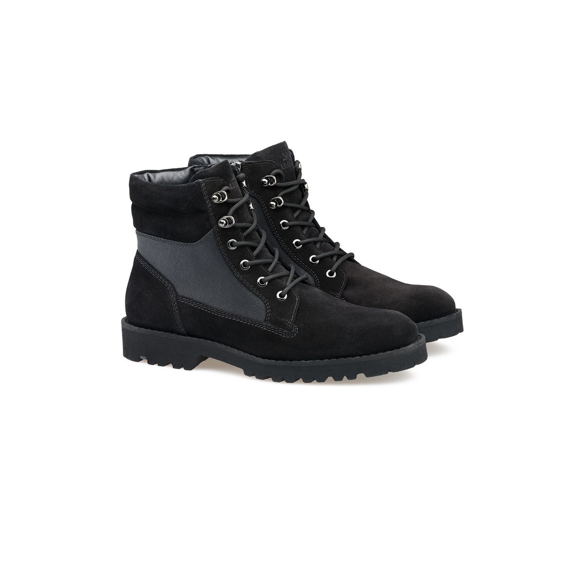 Robuste Schnürstiefeletten im Materialmix