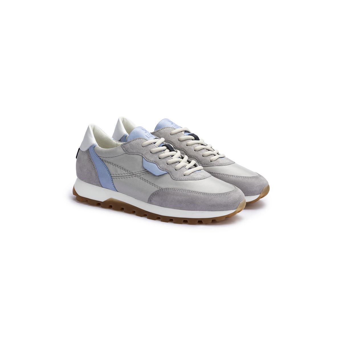 Moderner Sneaker aus Rau- und Glattleder