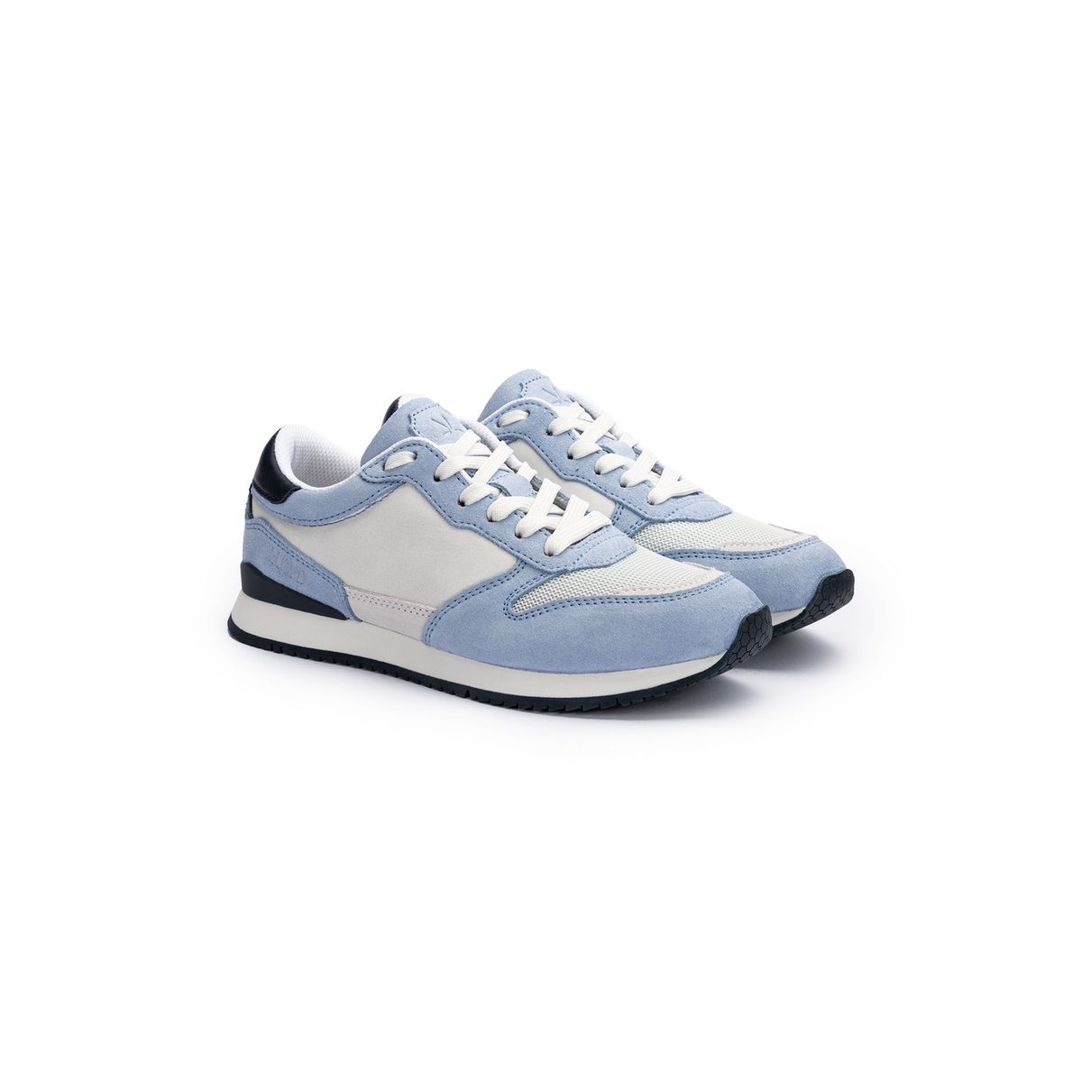 Moderner Sport-Low-Top aus Materialmix