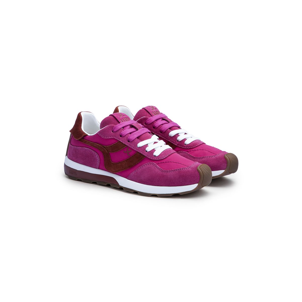 Strado Wave Low-Top Sneaker