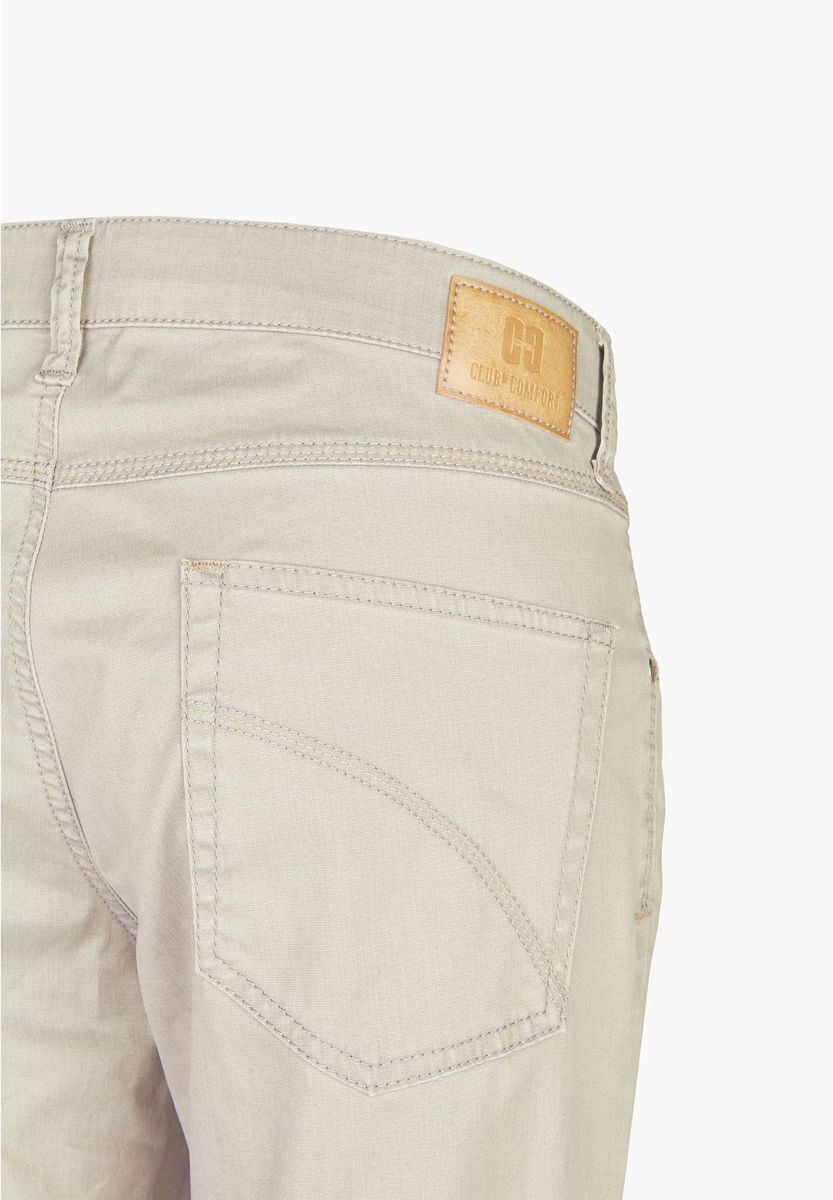 Bequeme Twill-Chinohose