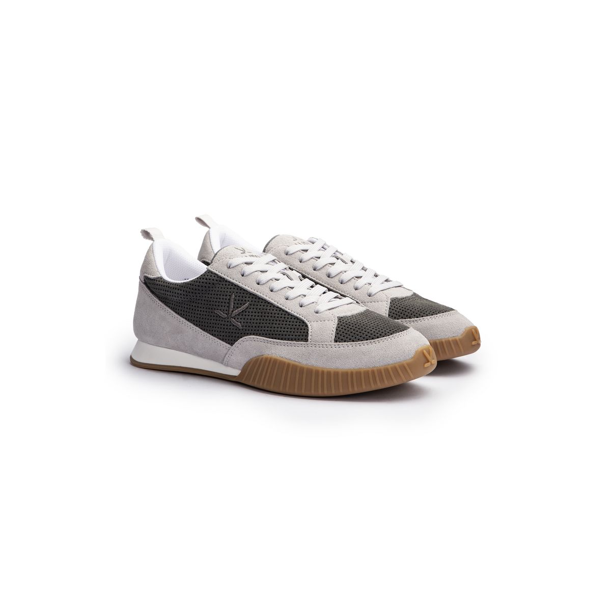 Perforierter Low-Top Urban-Sneaker