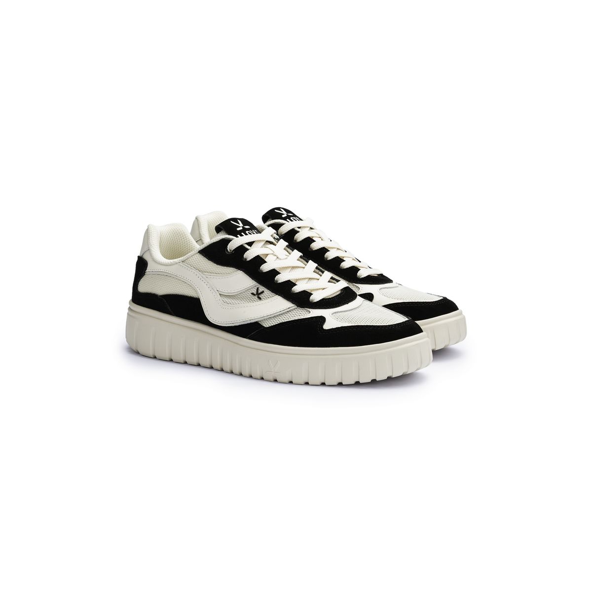 Toro Wave Low-Top Sneaker