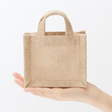 Strukturierte Mini-Jutetasche