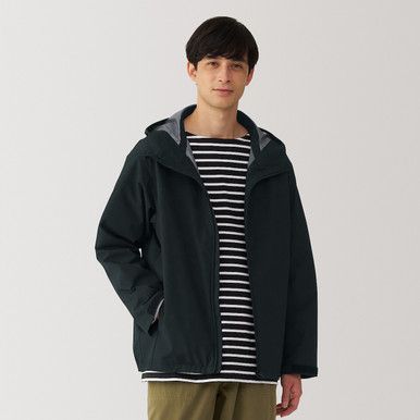 Wasserabweisende Funktionsjacke mit Kapuze