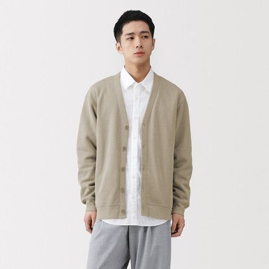 Minimalistischer V-Ausschnitt Cardigan aus Doppelstrick
