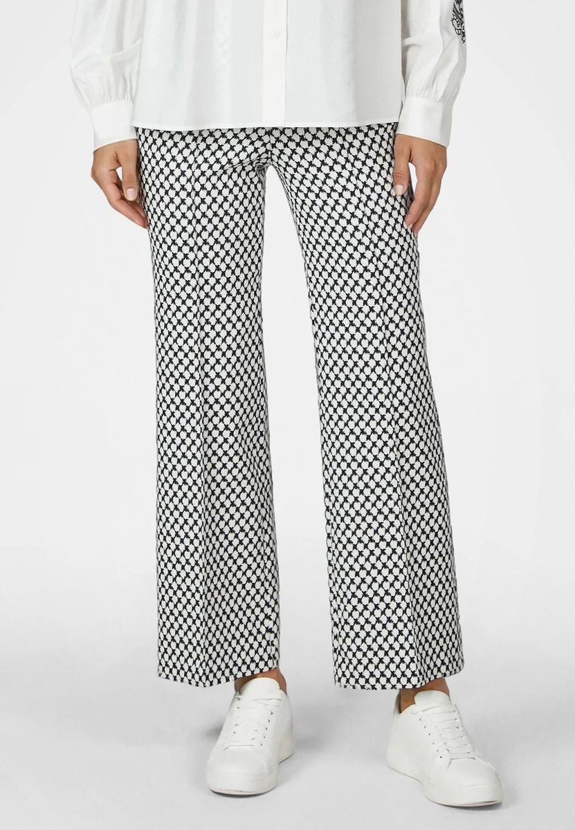 Jacquard-Hose mit geometrischem Muster