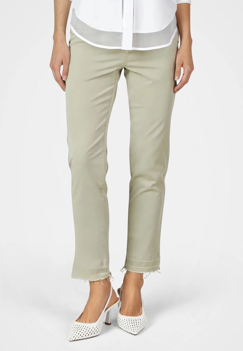 Schmal geschnittene verkürzte Five-Pocket-Hose