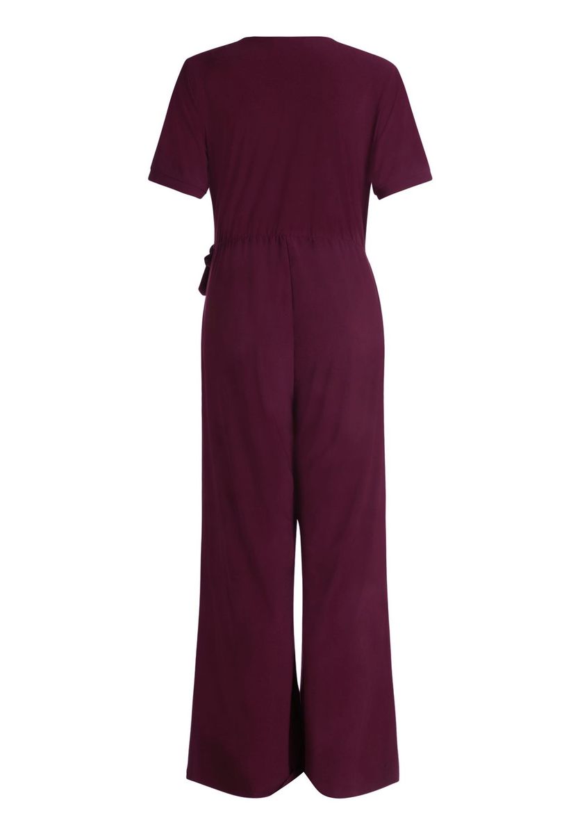 Locker geschnittener Kurzarm Jumpsuit