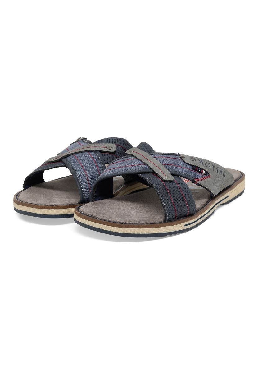 Lässige Sandalen mit Kreuzriemen