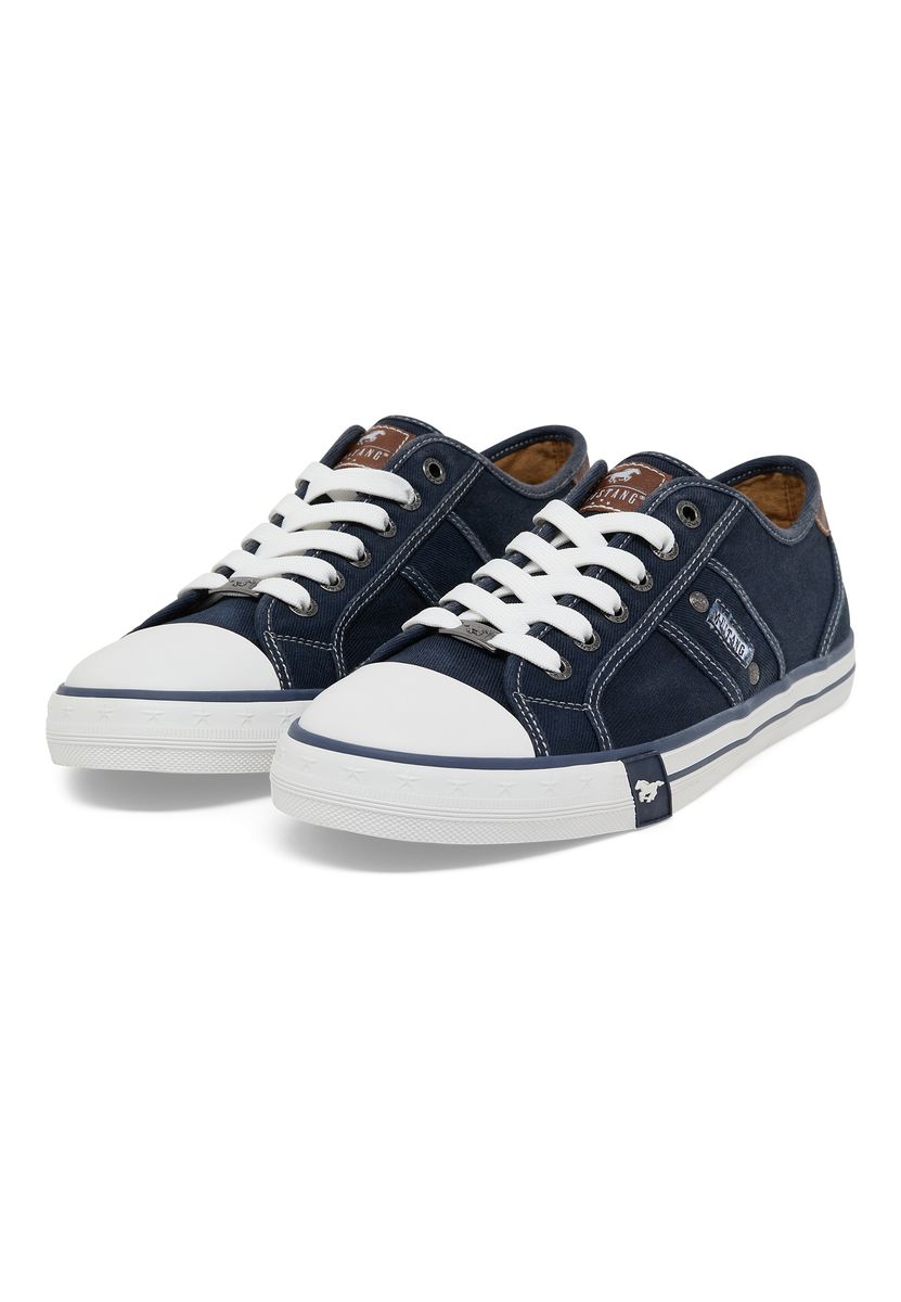 Sportliche Low-Top Canvas-Sneaker