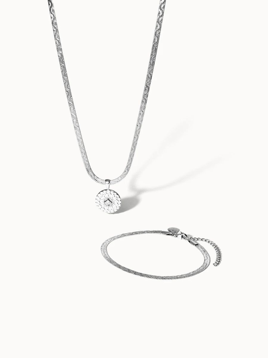 Schmuckset mit gewelltem Münzanhänger