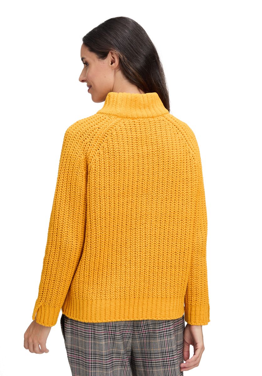 Strukturierter Strickpullover mit Stehkragen