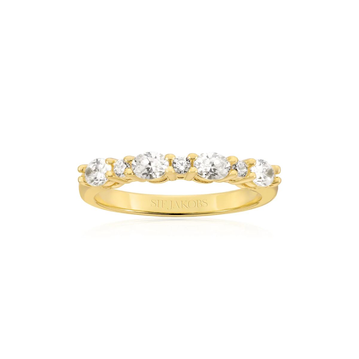 Eleganter Ring mit Ovalschliff
