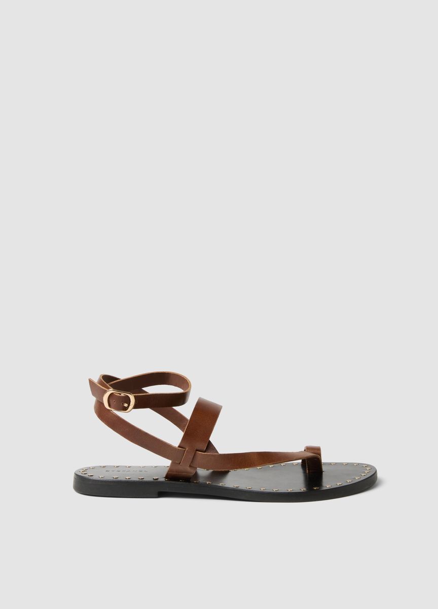 Ledersandalen mit Zehenschlaufe und Nieten