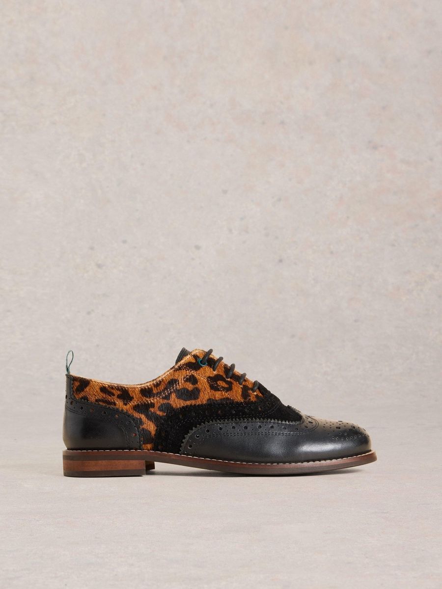 Klassische Brogues mit Leopardenmuster
