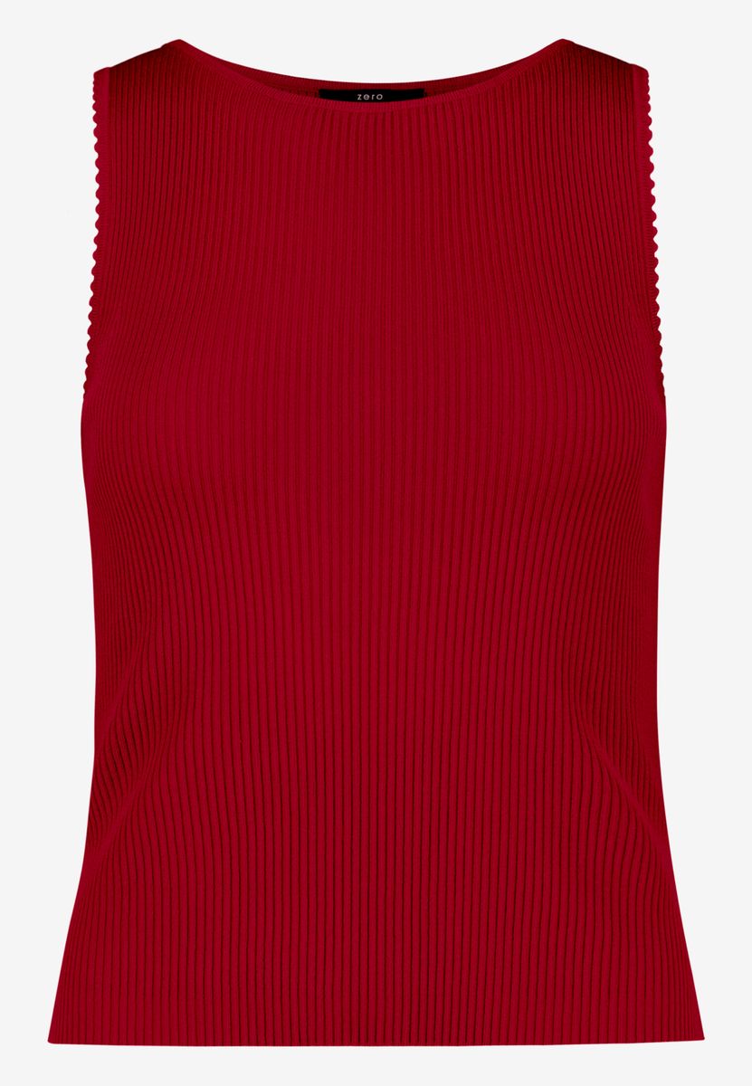 Geripptes Stricktop mit U-Boot-Ausschnitt