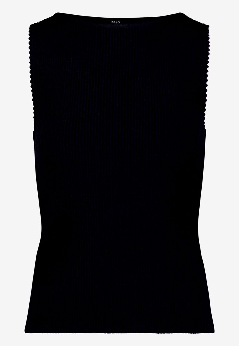 Geripptes Stricktop mit U-Boot-Ausschnitt