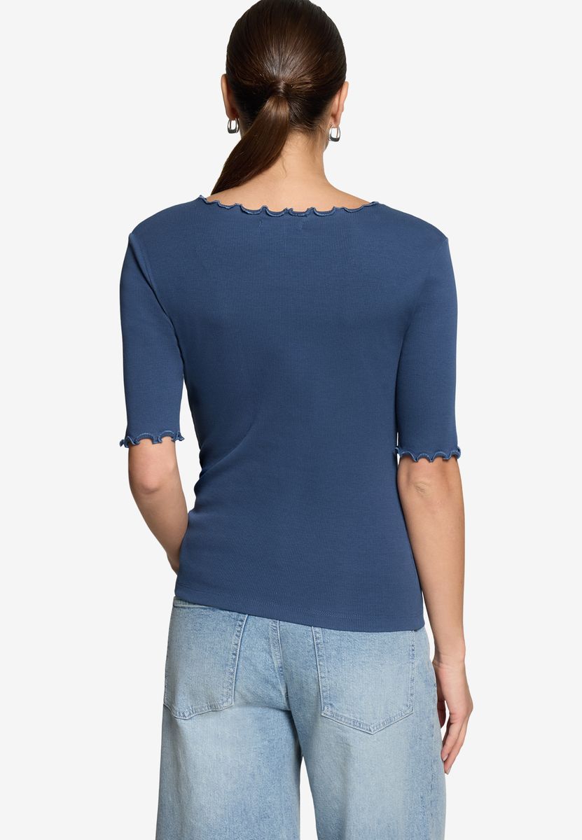 Rippshirt mit Rüschen am Ausschnitt