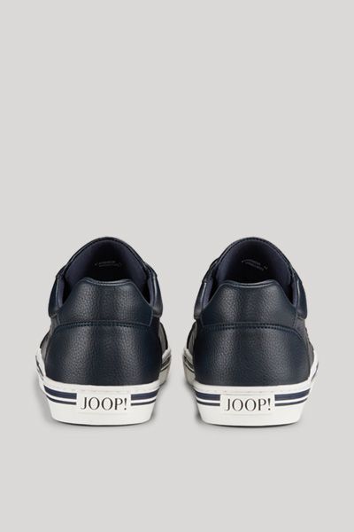 Low-Top Sneaker aus genarbtem Kunstleder