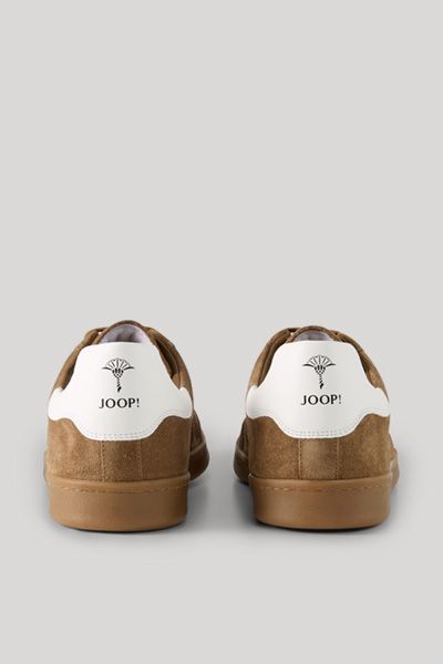 Klassische Low-Top-Wildledersneaker