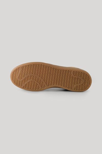 Klassische Low-Top-Wildledersneaker