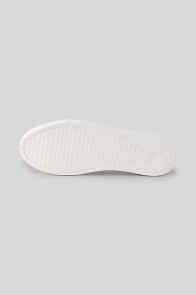 Veloursleder-Slipper mit Monogramm-Prägung