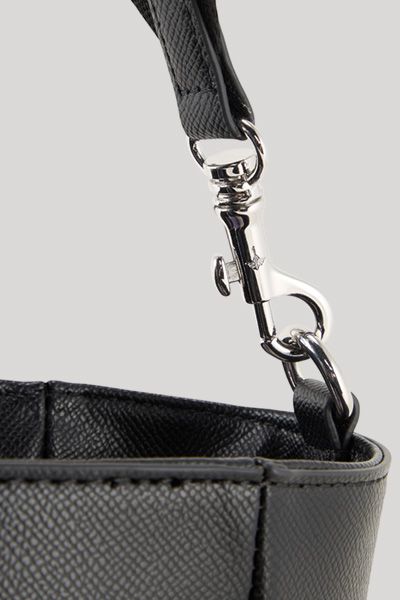 Shopper im Bast-Design mit Logo