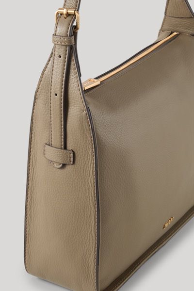 Elegante Schultertasche aus genarbtem Leder