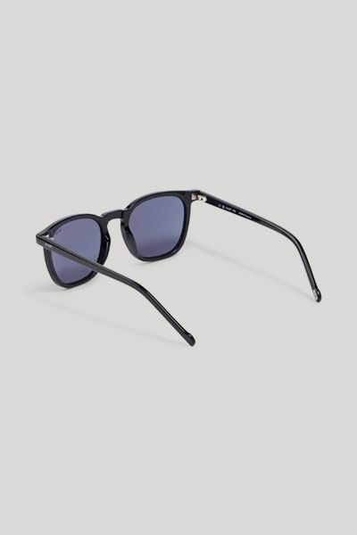 Leichte ovale Vollrand-Sonnenbrille