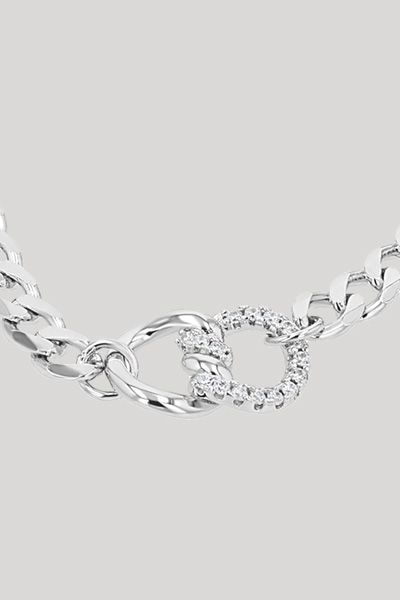 Panzerarmband mit verschlungenen Ringen