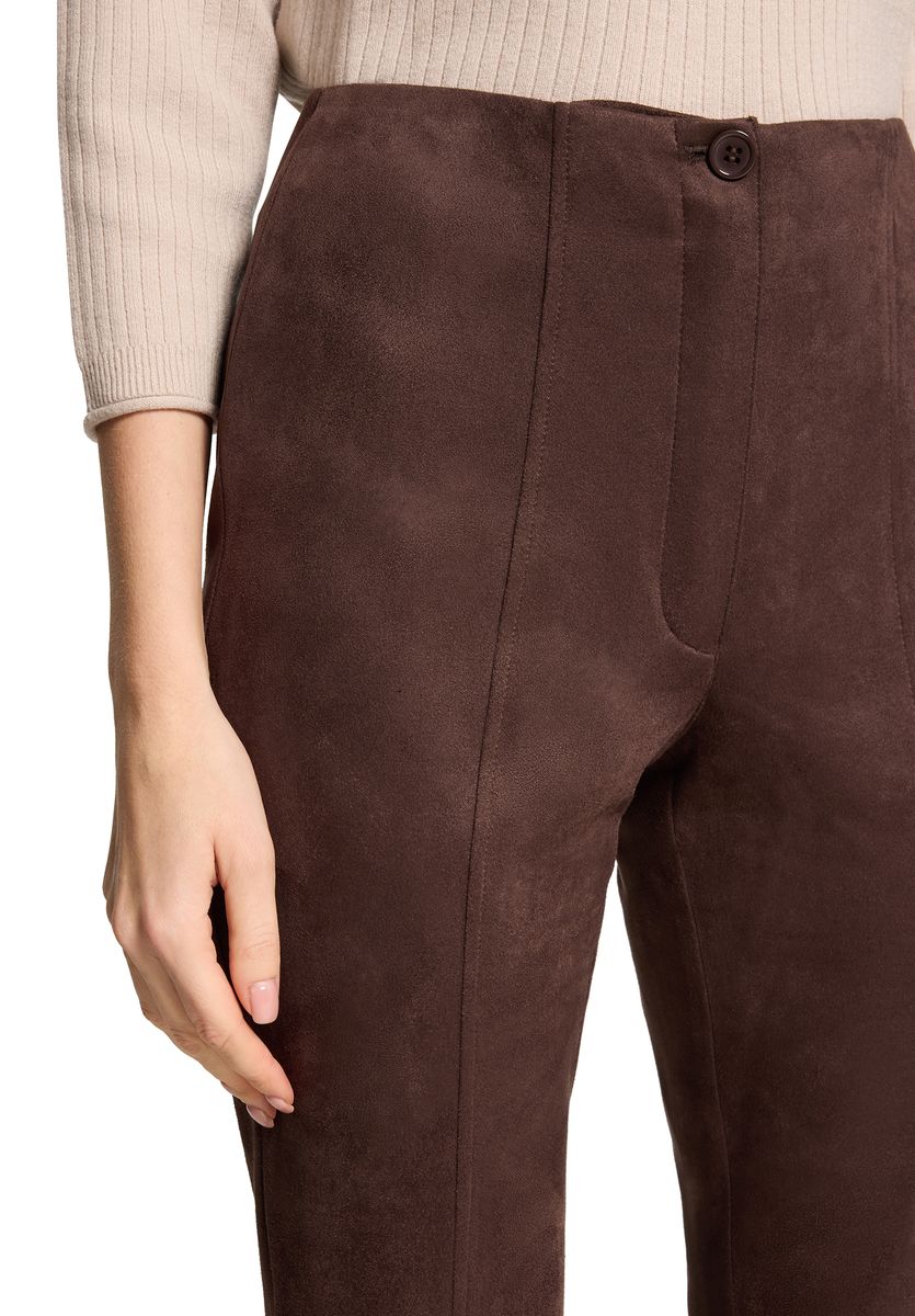 Schmale Wildlederhose