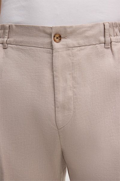 Stretchige Leinenshorts mit Bügelfalte