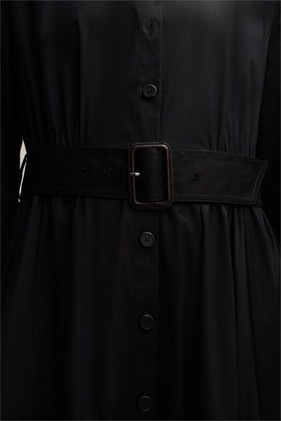Tailliertes Hemdblusenkleid mit Gürtel