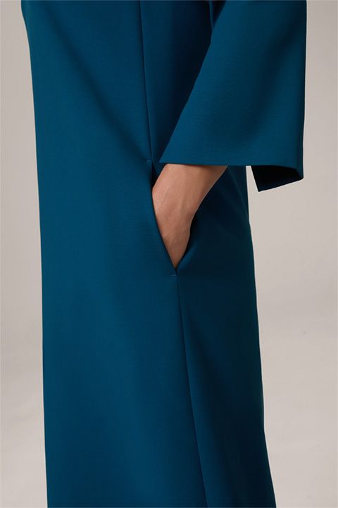 Eggshape-Kleid aus Crêpe mit V-Ausschnitt
