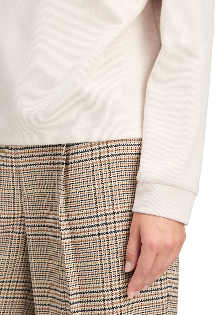 Strukturierter Pullover mit Knopfdetails