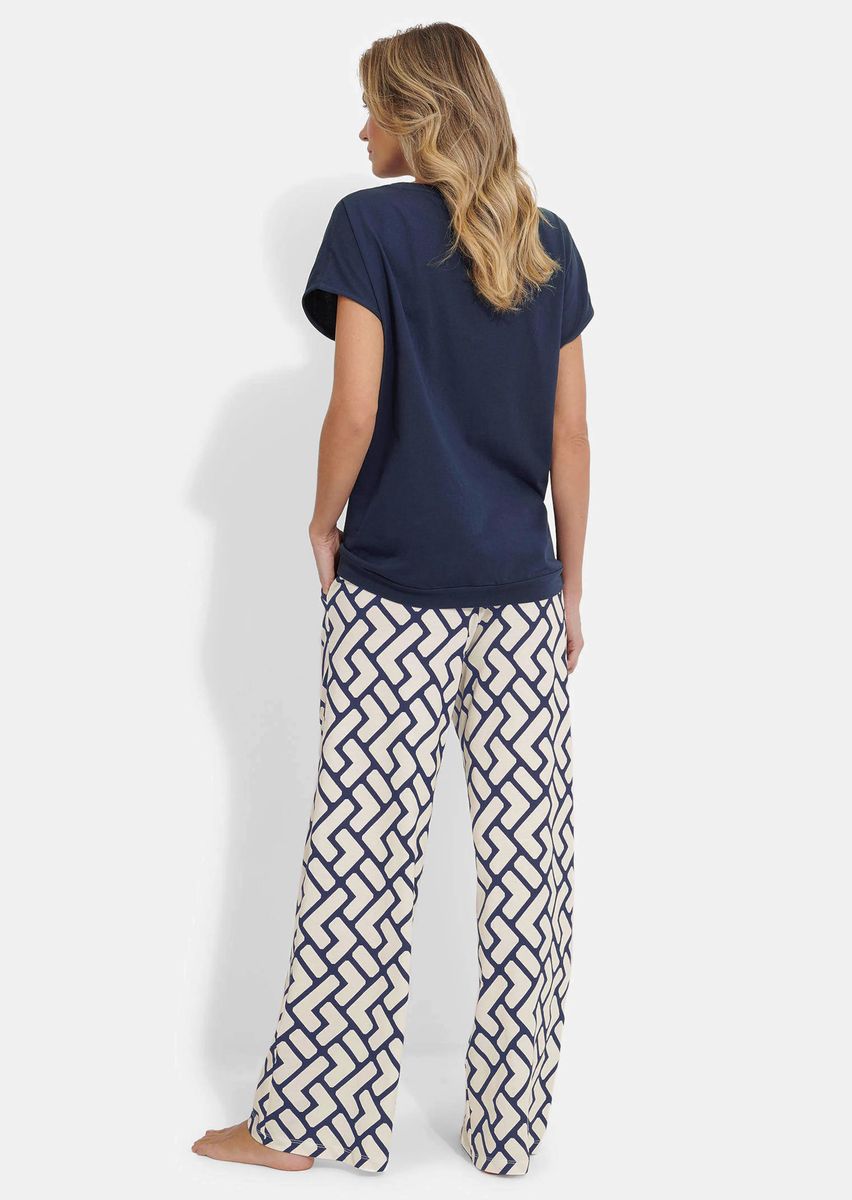 Bequemer Pyjama mit geometrischem Print