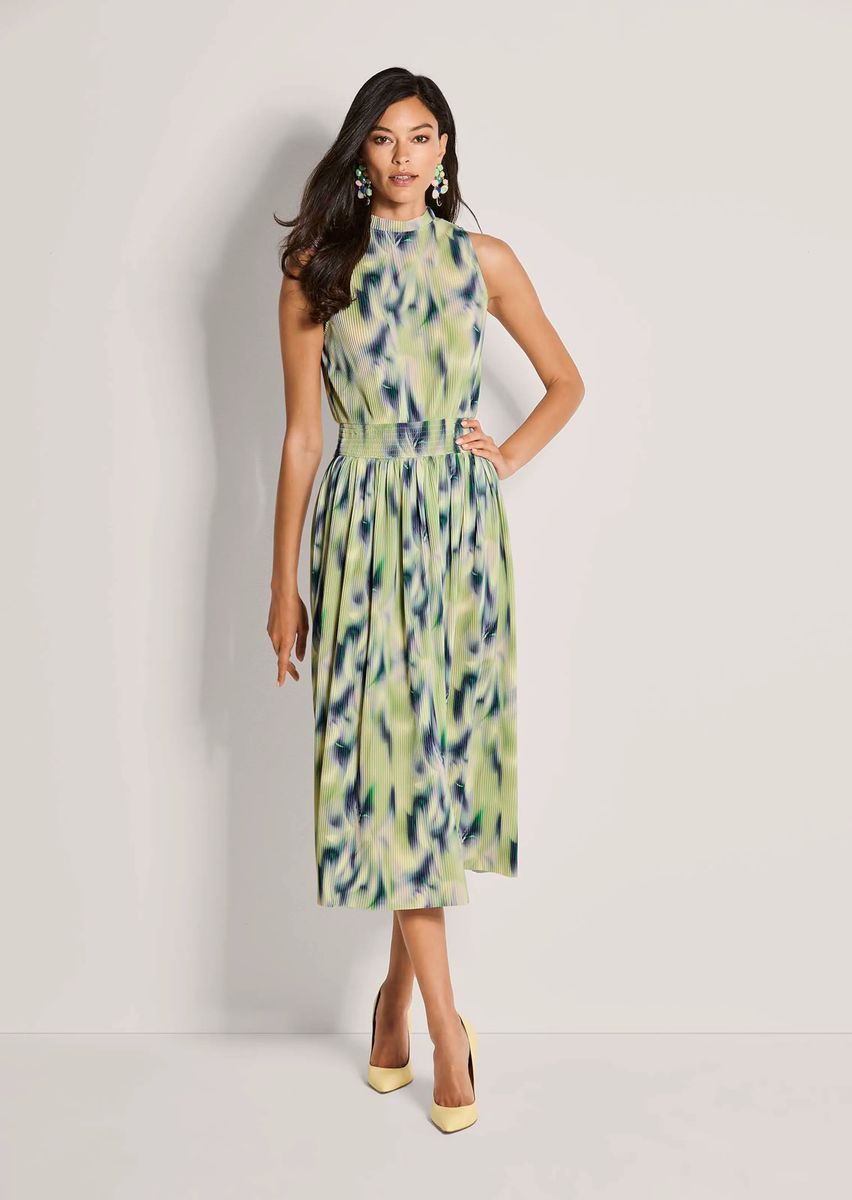 Plisseekleid mit abstraktem Muster