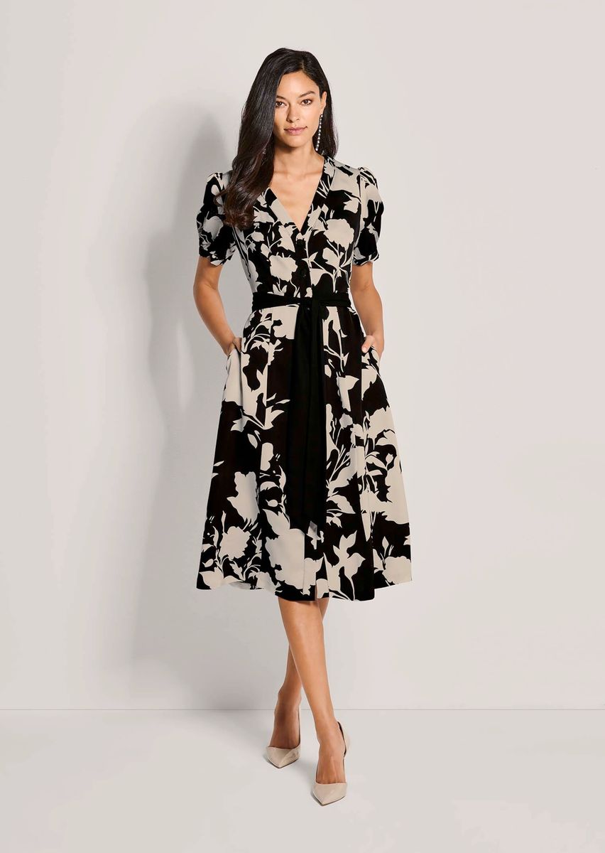 Florales Midikleid mit Bindegürtel