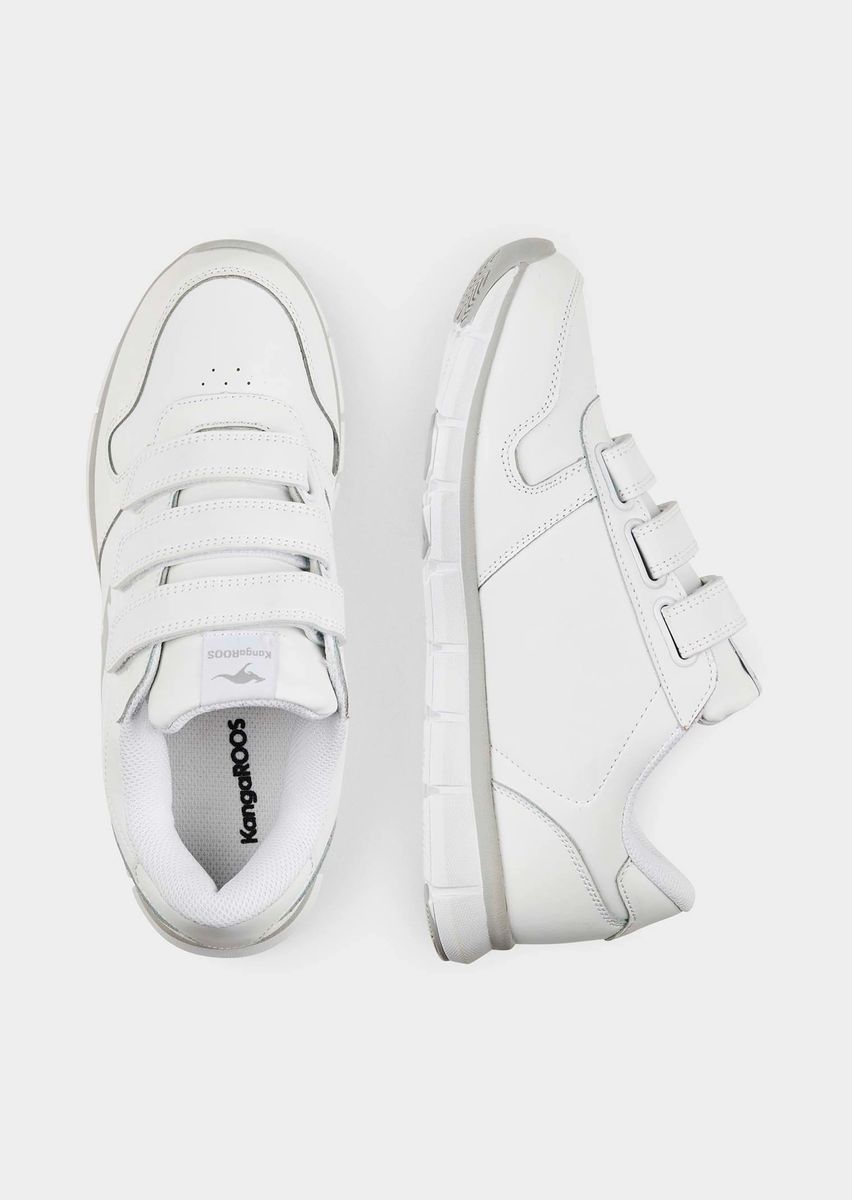 Sneaker mit dreifachem Klettverschluss