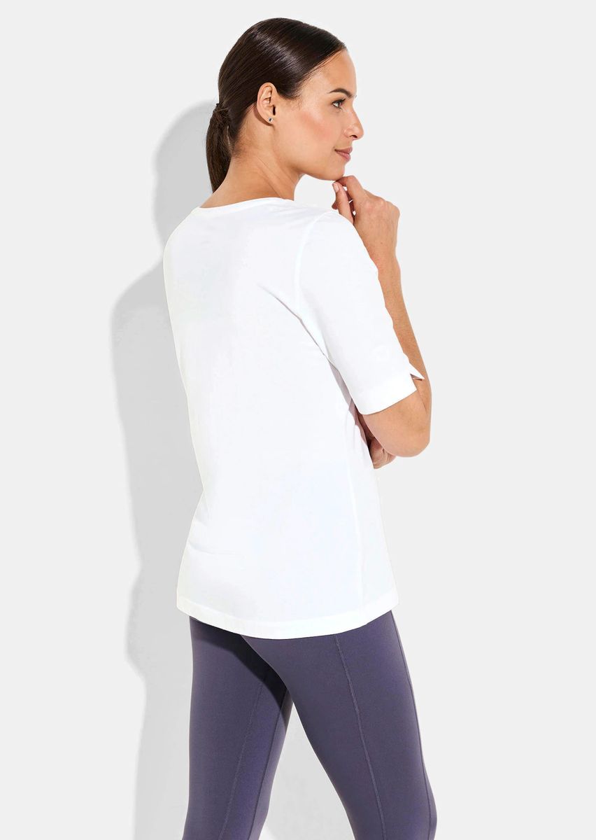 Lockeres T-Shirt mit Ärmelschlitzen