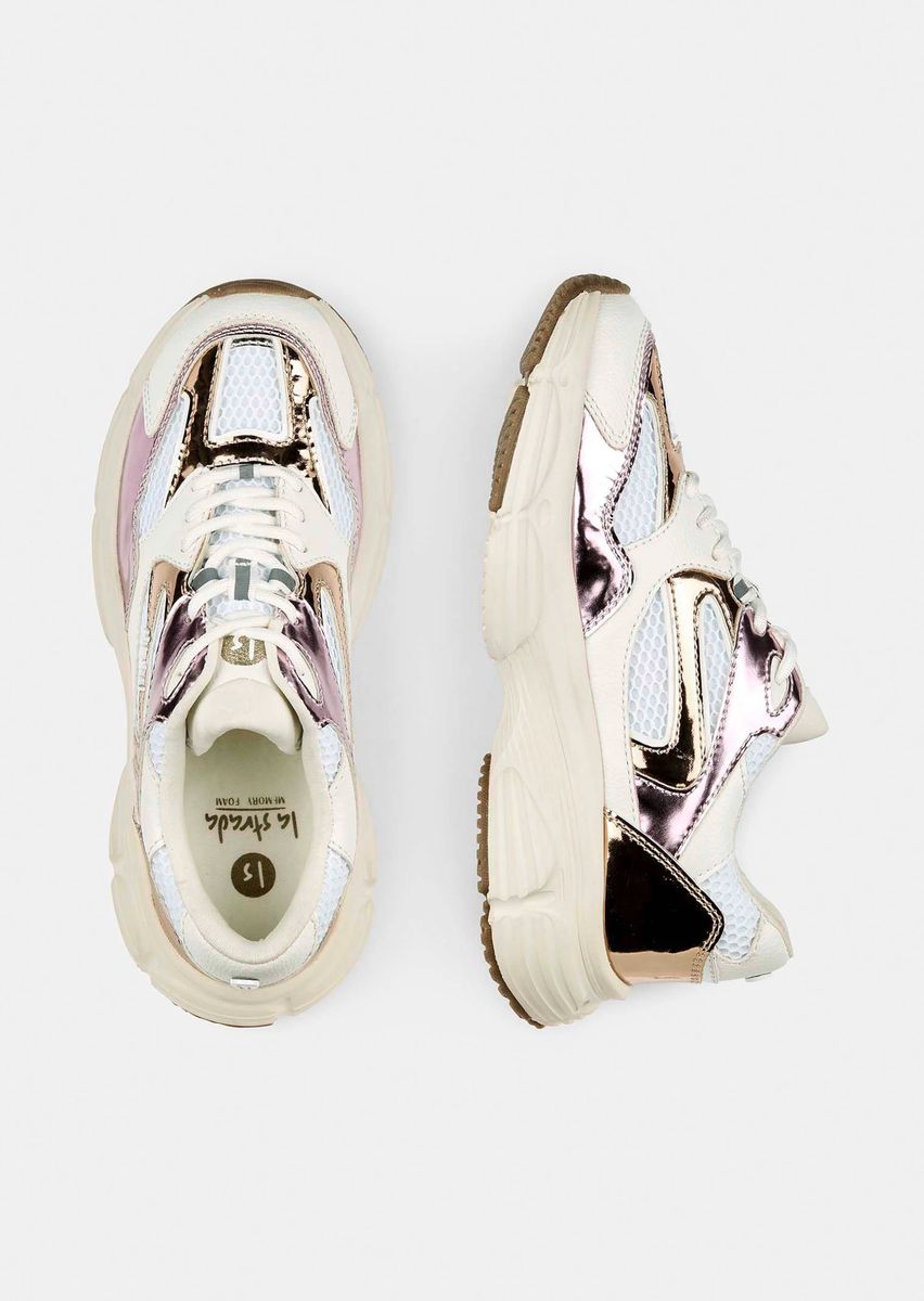 Sportliche Mesh-Sneaker mit Metallic-Akzenten